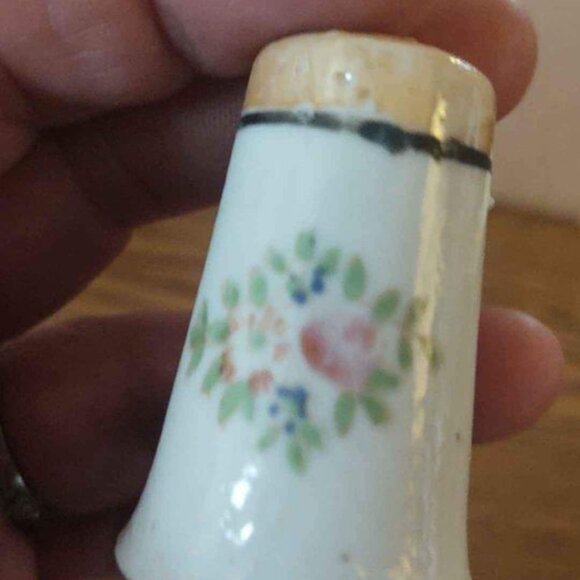 Vintage Luster Ware Salt and Pepper Shakers - Picture 5 of 7